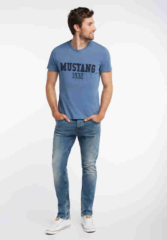 T-Shirt Patch-Shirt, Blau, model