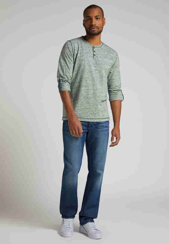 T-Shirt Style Adrian C Henley, Grün, model