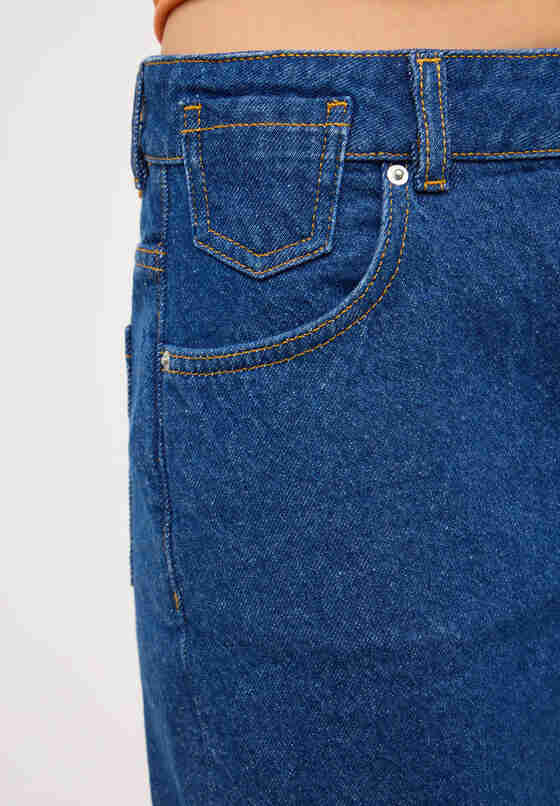 Hose Style Charlotte Shorts, Blau 840, model