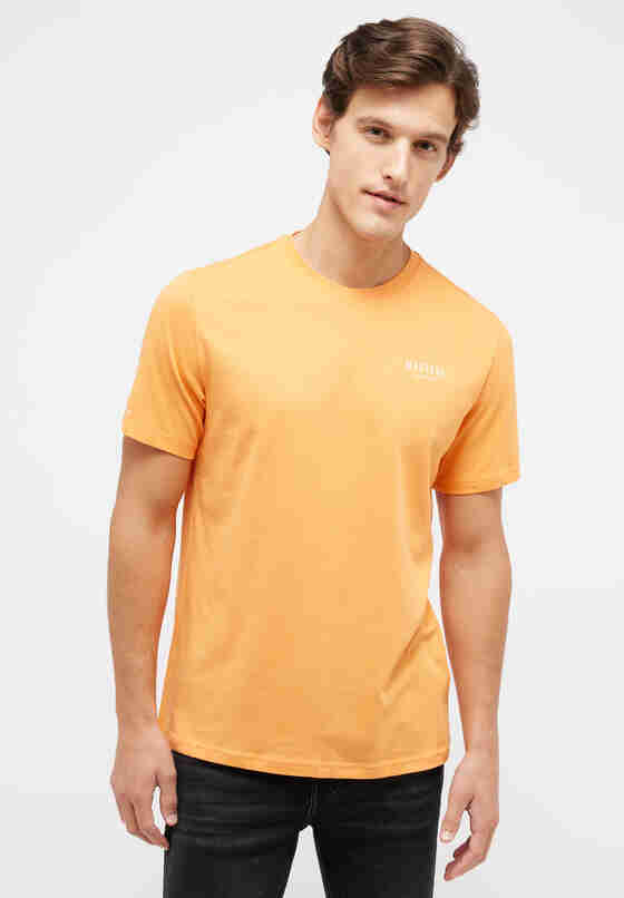 T-Shirt T-Shirt, Orange, model