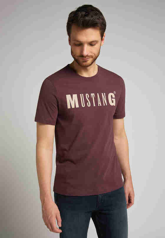 T-Shirt T-Shirt, Rot, model