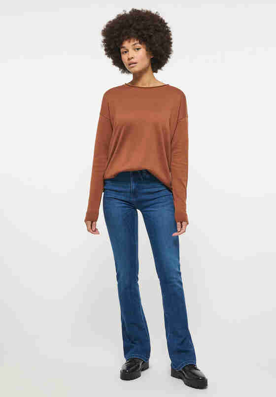 Sweater Style Carla UB Fine Knit, Braun, model