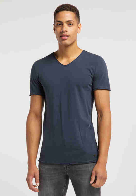 T-Shirt Aaron V Washed, Blau, model