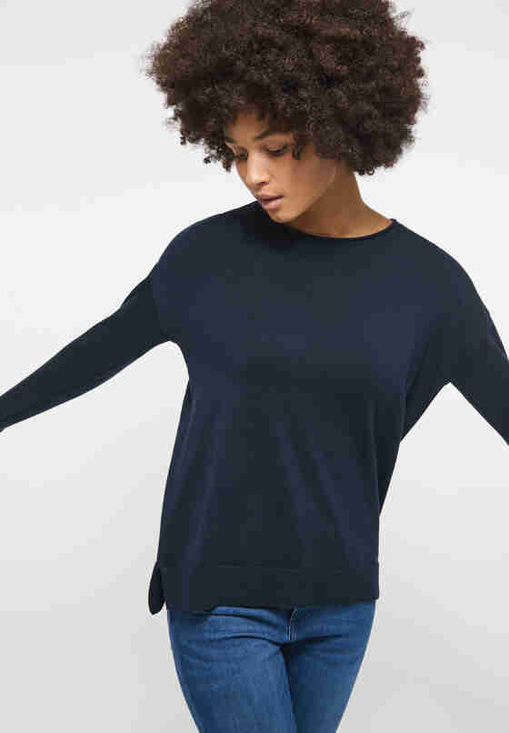 Sweater Style Carla UB Fine Knit, Blau, model