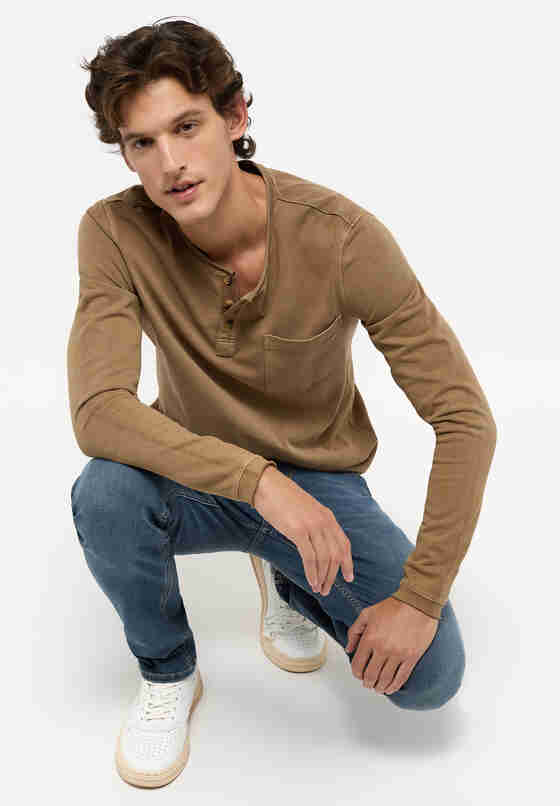 T-Shirt Langarmshirt, Braun, model